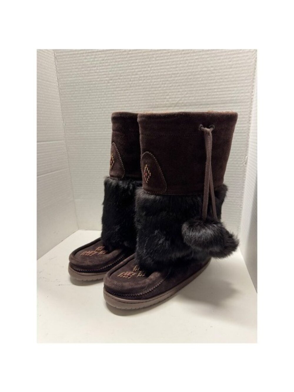 Manitobah Mukluks Snowy Owl Brown Suede Rabbit Fur Beaded Boots Womens 7